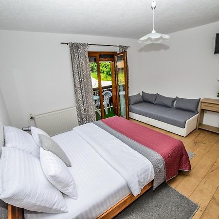 جيزيرسي Sixteen Lakes Guest House 2 المظهر الخارجي الصورة